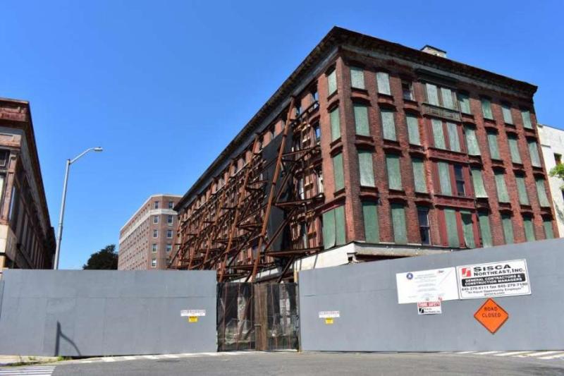 A streetview photo of the Jayson Building after the bracing units were attached in Bridgeport, CT. 